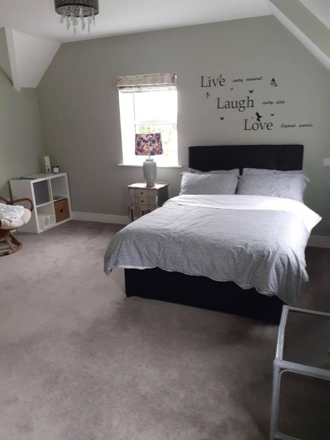 Bedroom No 3 Garden View Nobber Exterior photo