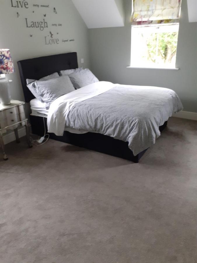 Bedroom No 3 Garden View Nobber Exterior photo
